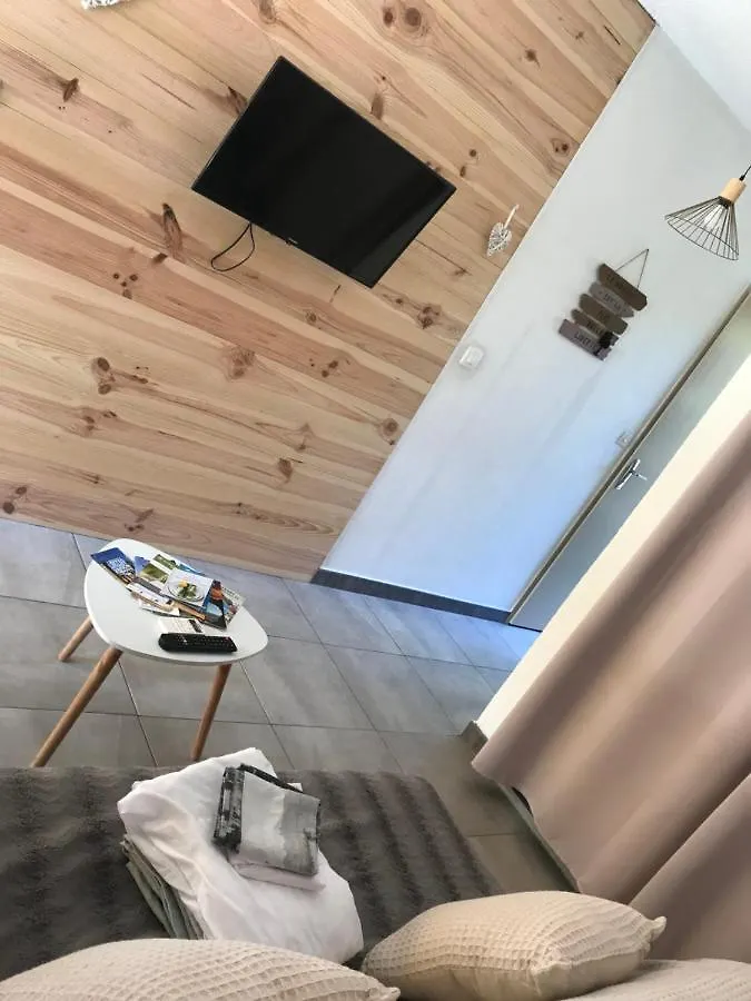 Appartement Joli Studio au Village camarguais - Arles France